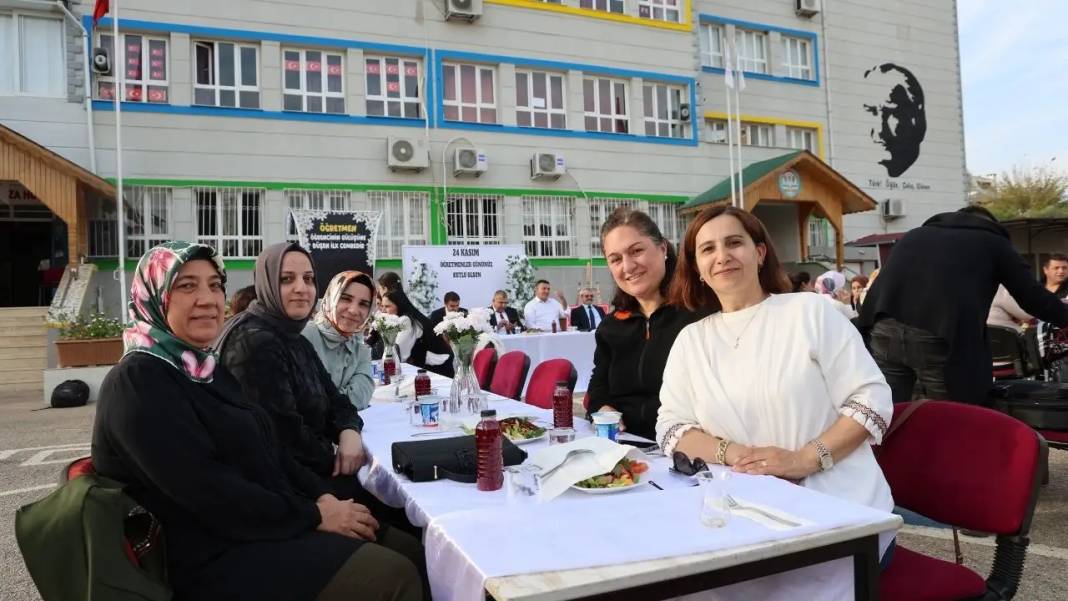 Adana Usulü Öğretmenler Günü Mangal Ateşiyle Şenliğe Döndü 5